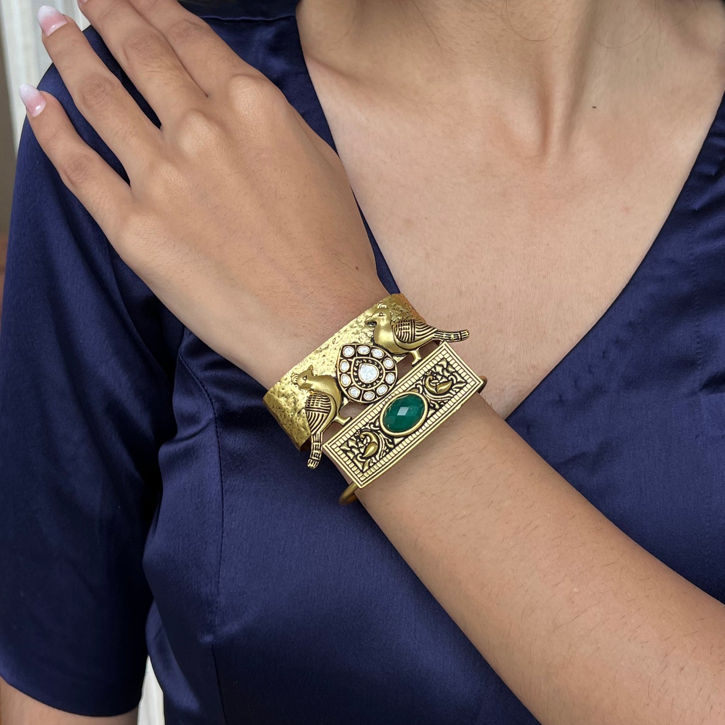Saanvi Kundan HandCuff
