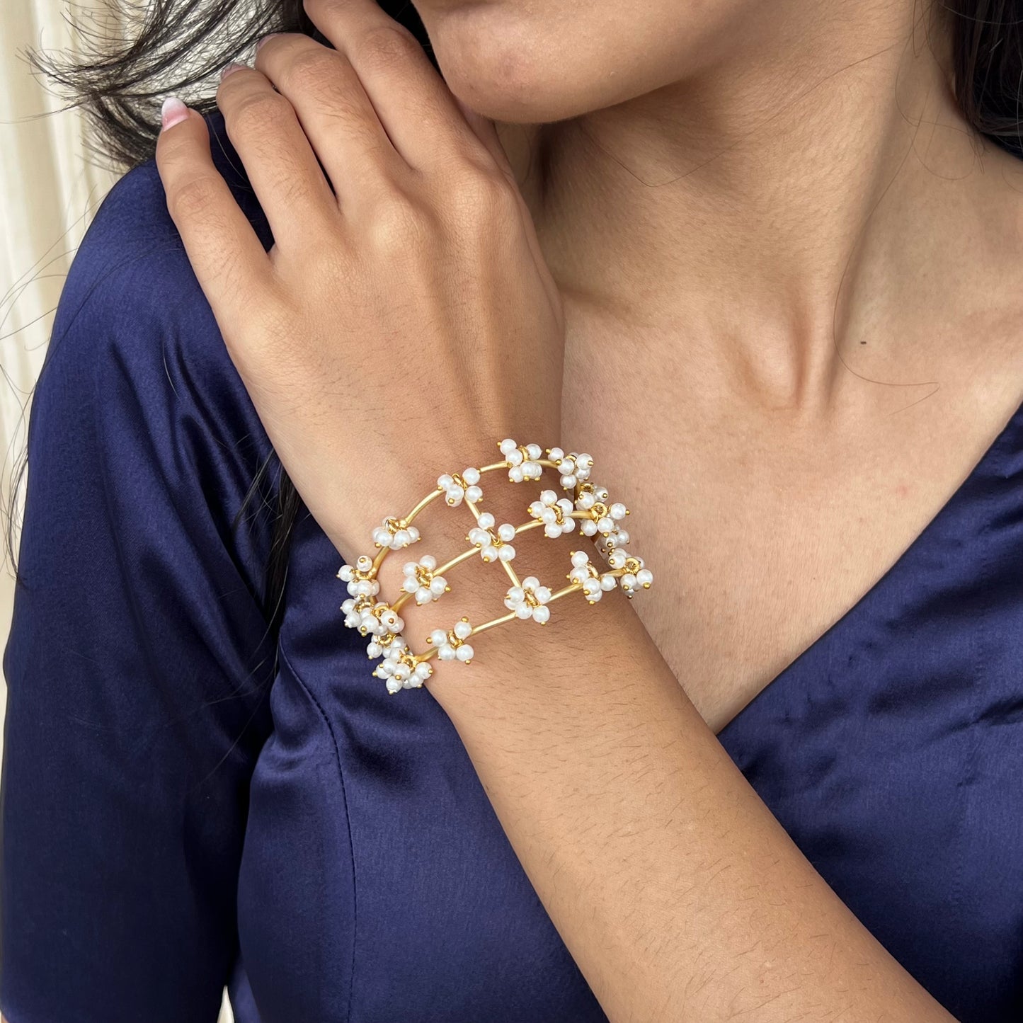 Ratnavali Pearl Kada