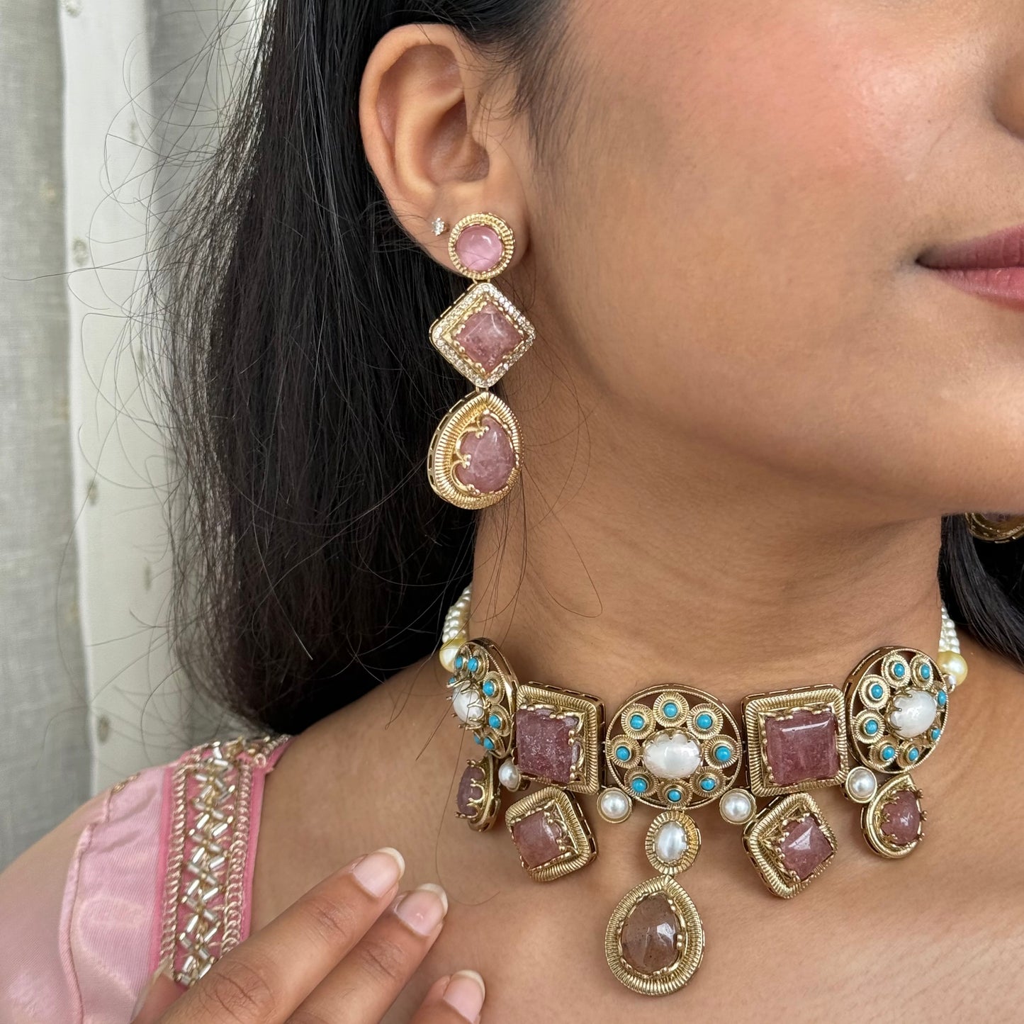 Gulnaar Pearl Necklace Set