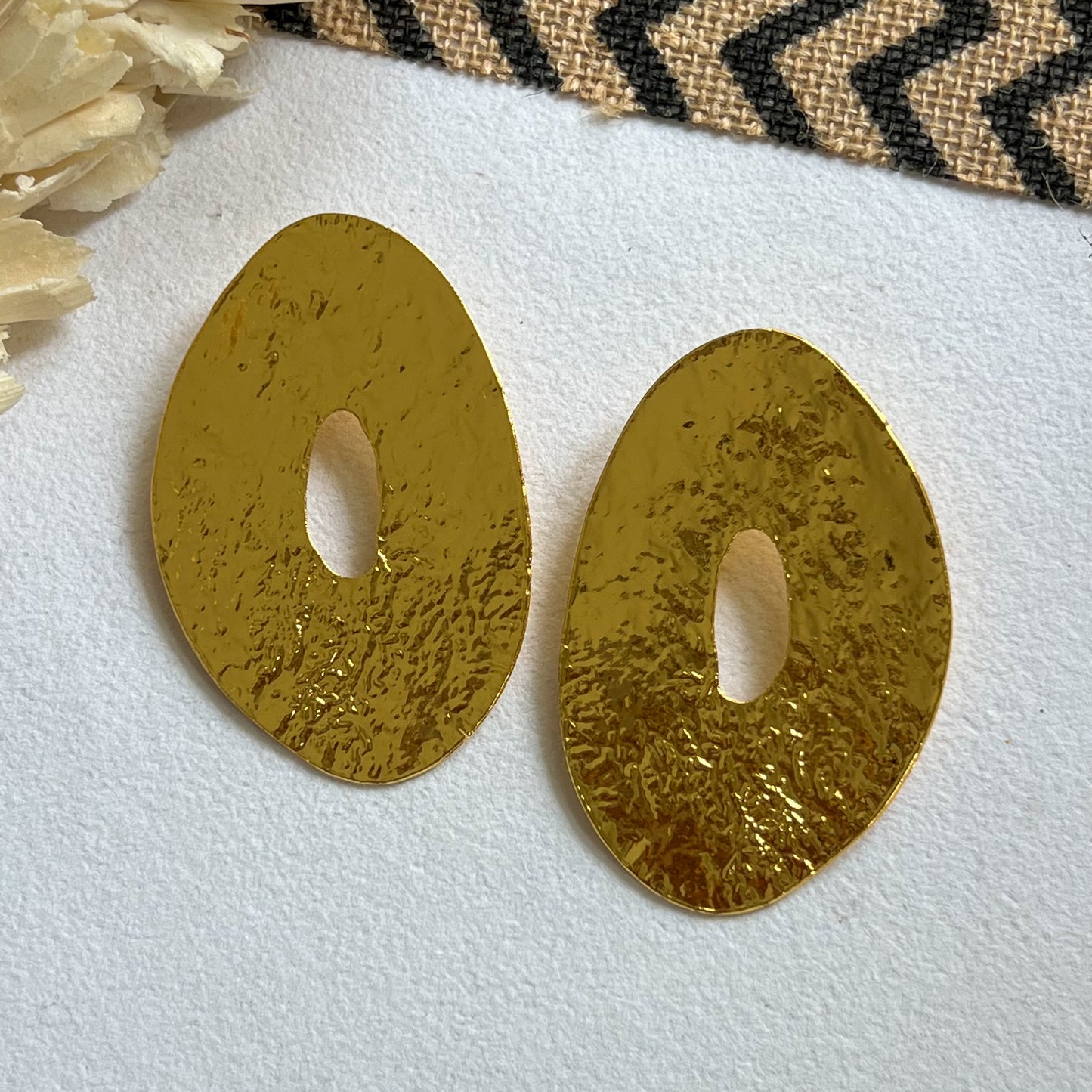 Zaraa Oval Alloy Earrings
