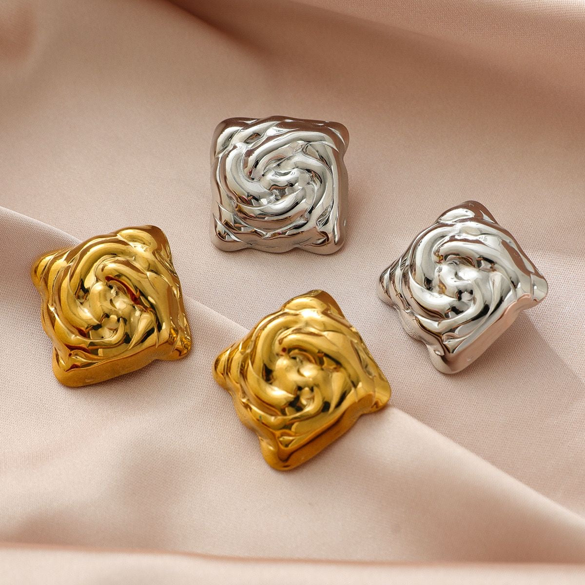 Swidele Metal Stud Earring