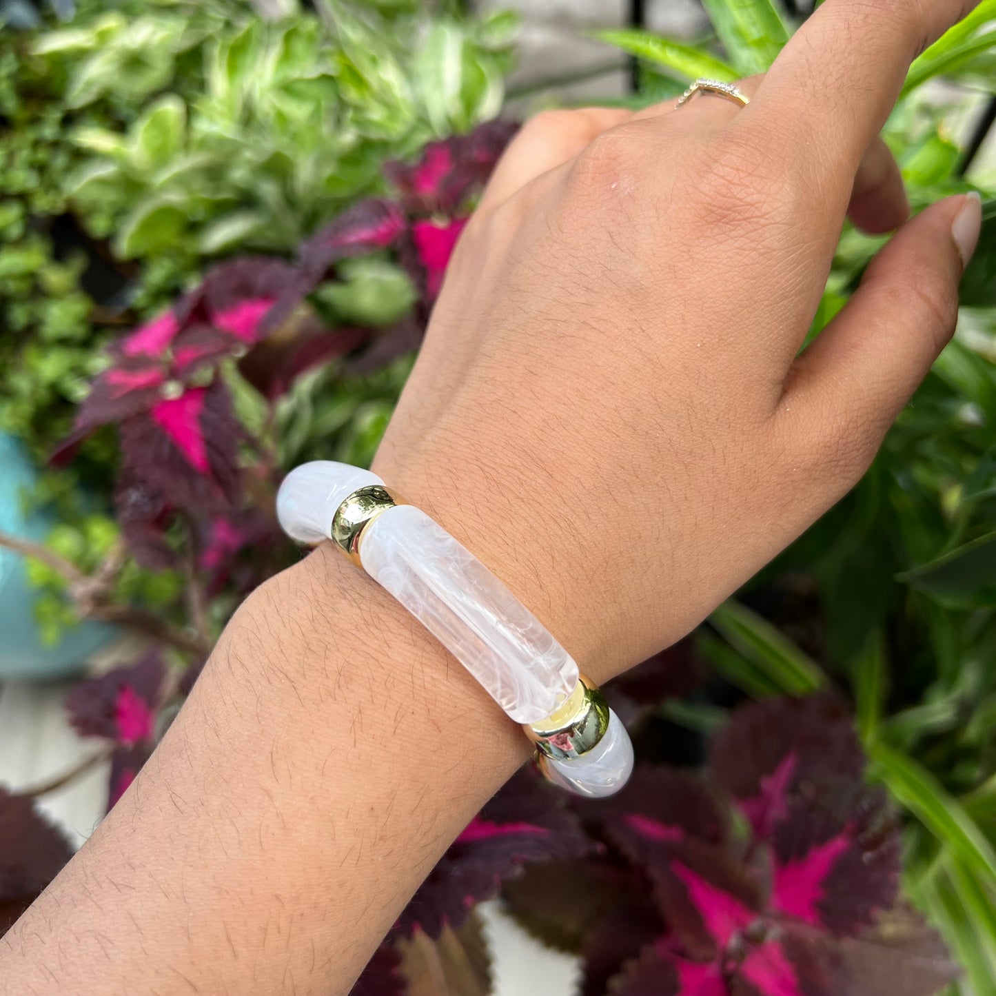White Retro Acrylic Bracelet