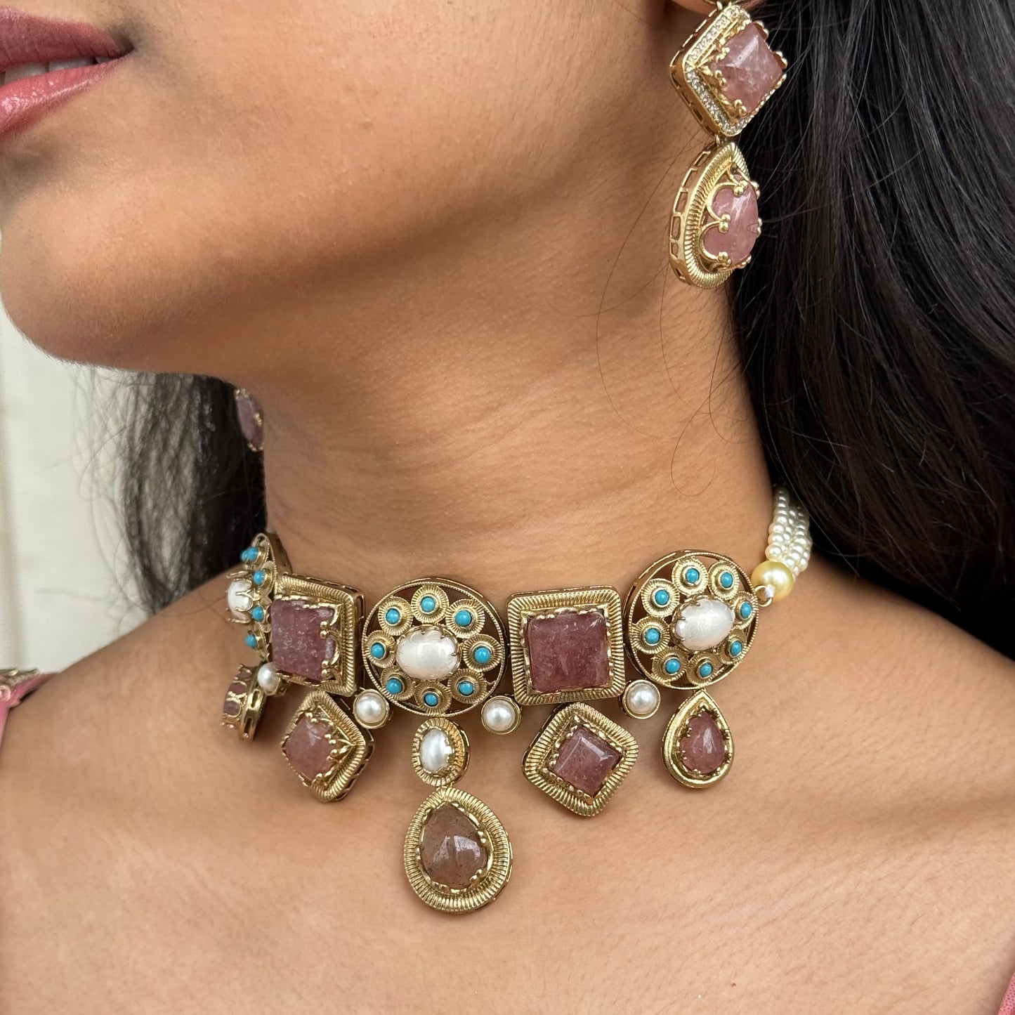 Gulnaar Pearl Necklace Set