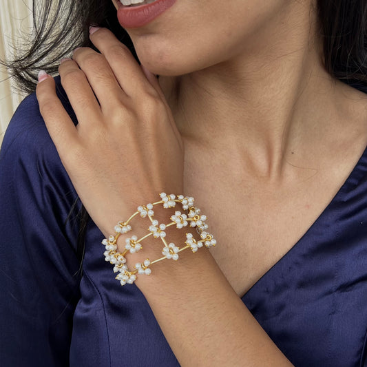 Ratnavali Pearl Kada