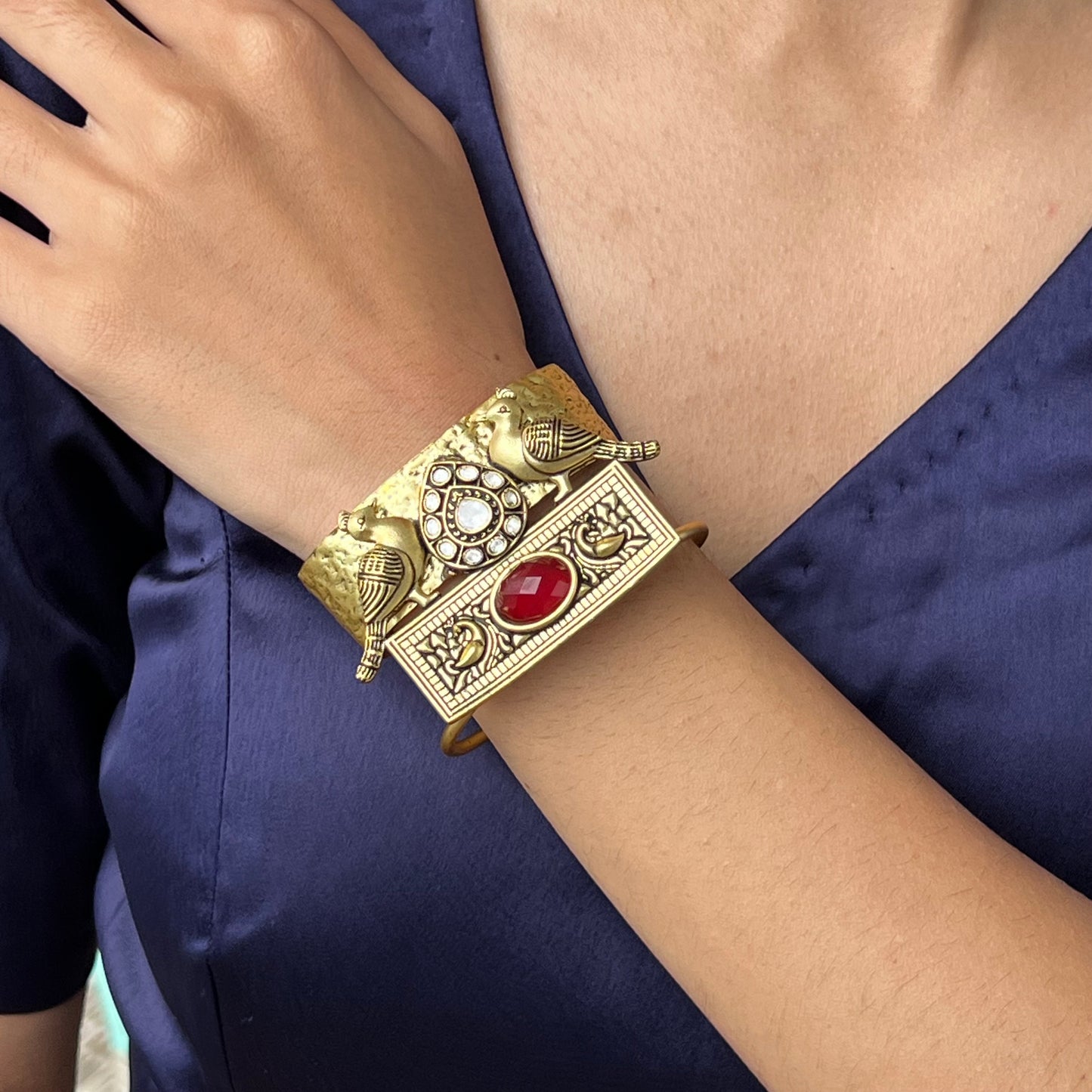 Saanvi Kundan HandCuff