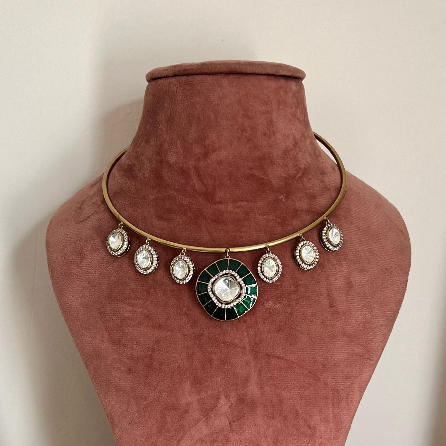 Padma Emerald Hasli Necklace