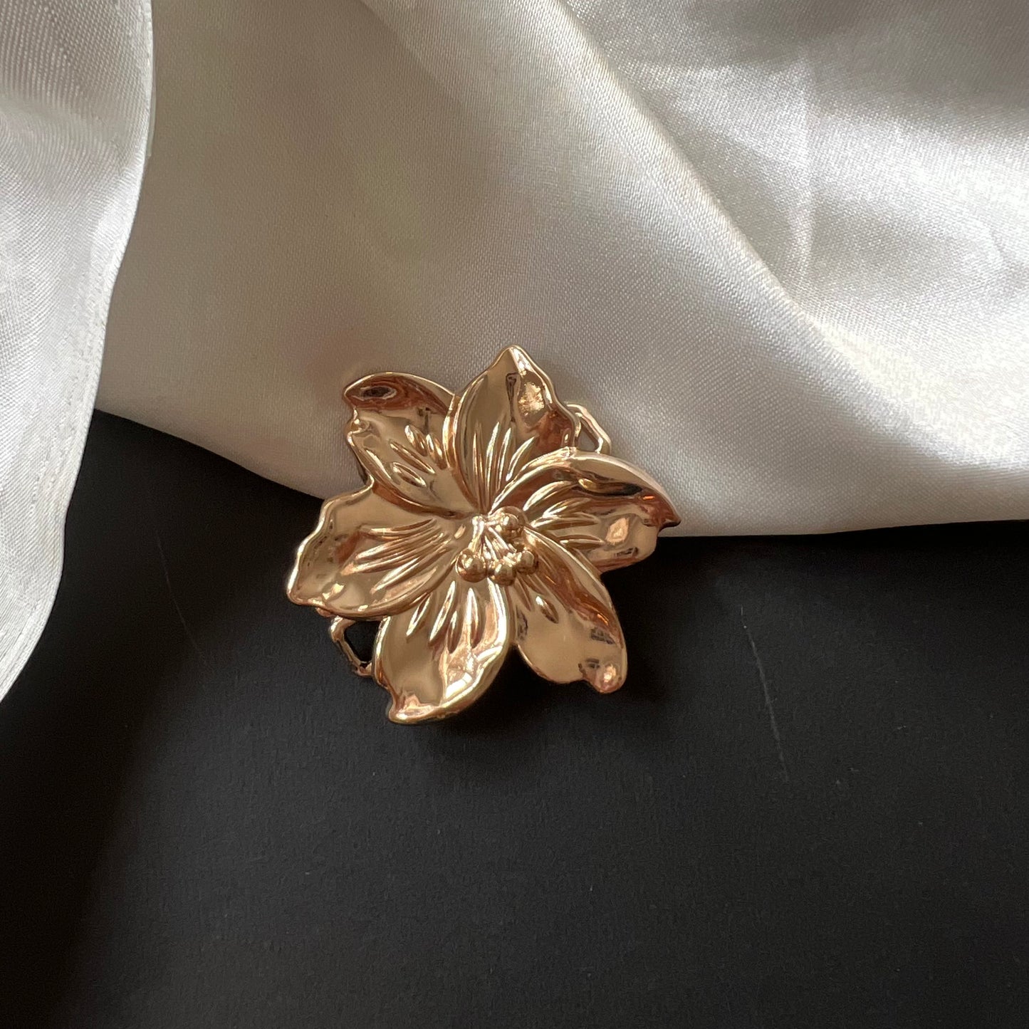 Petal Bloom Buckle (SINGLE)