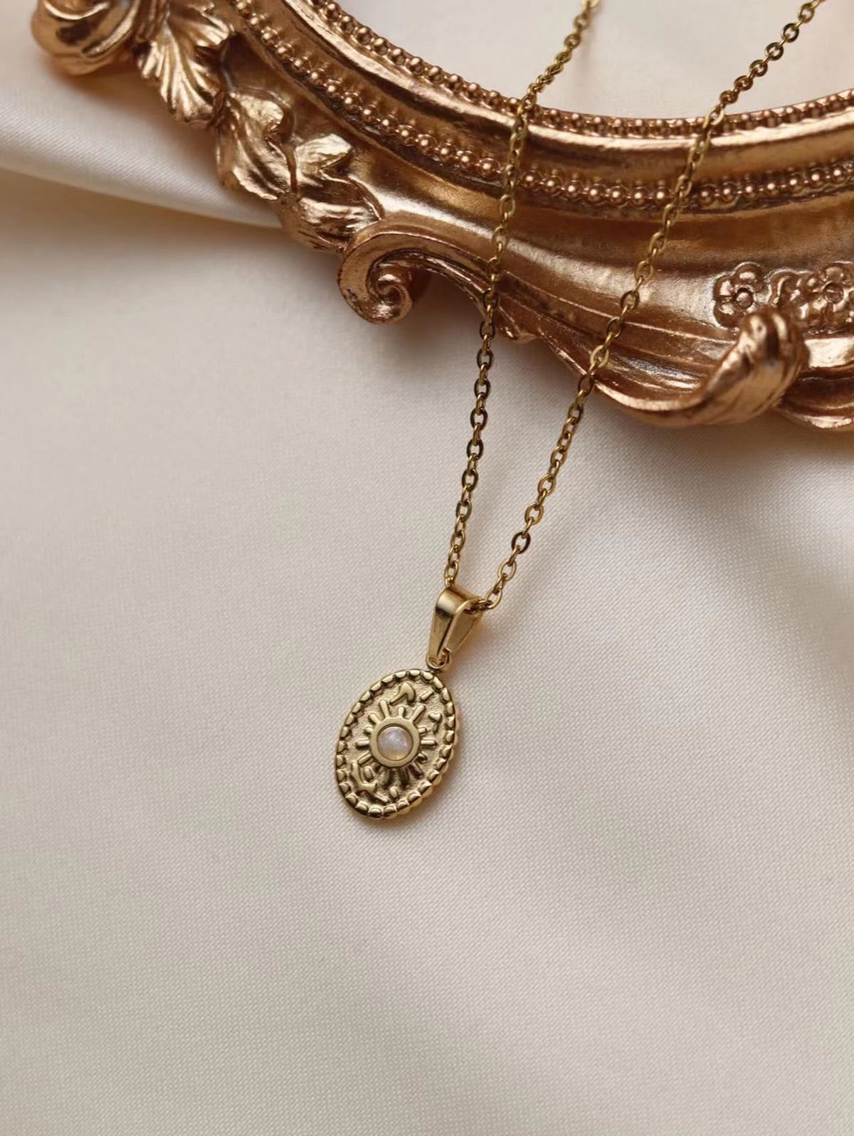 Gem Vintage Necklace