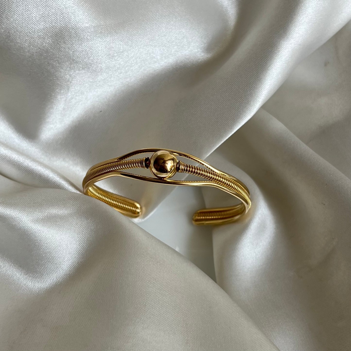 Rey Wire Adjustable Cuff