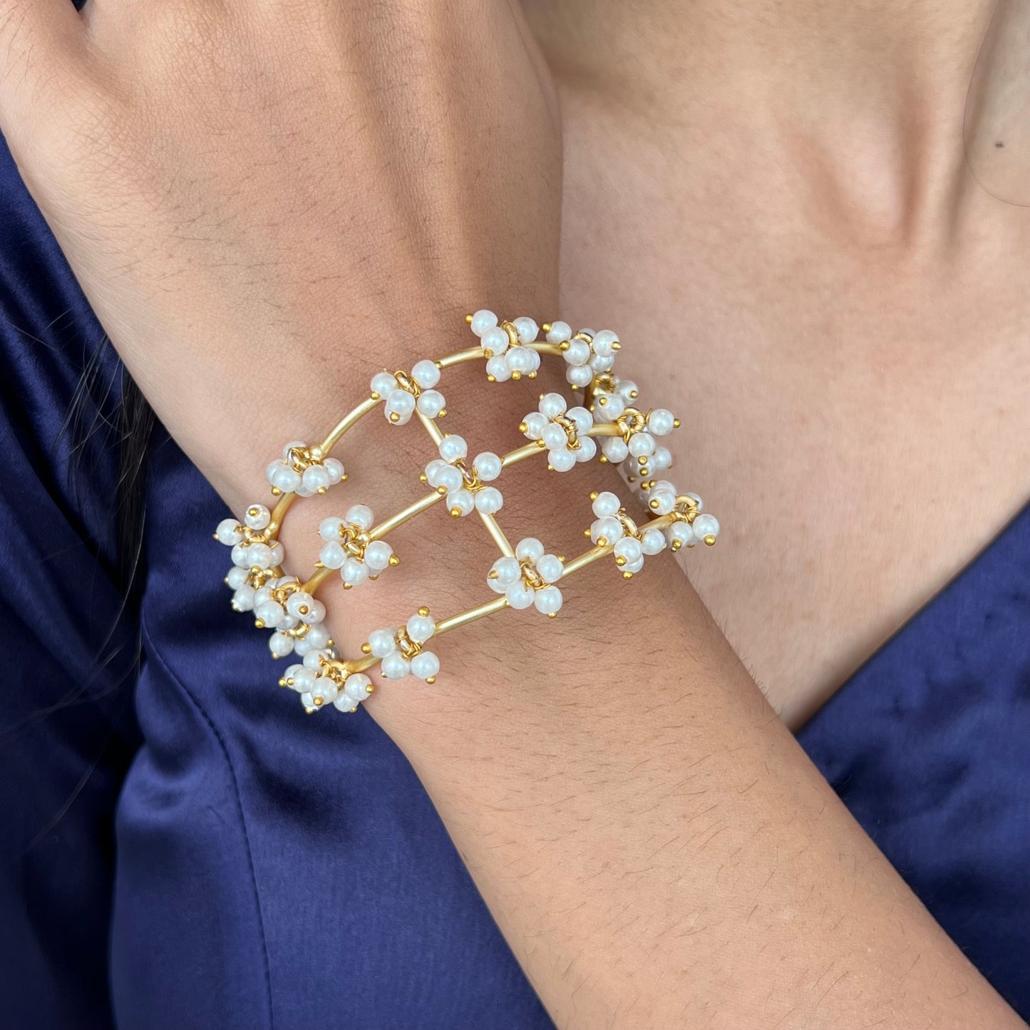 Ratnavali Pearl Kada