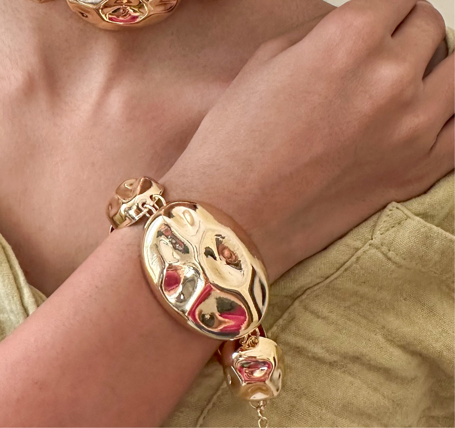 Geometric Gold Bold Statement Set