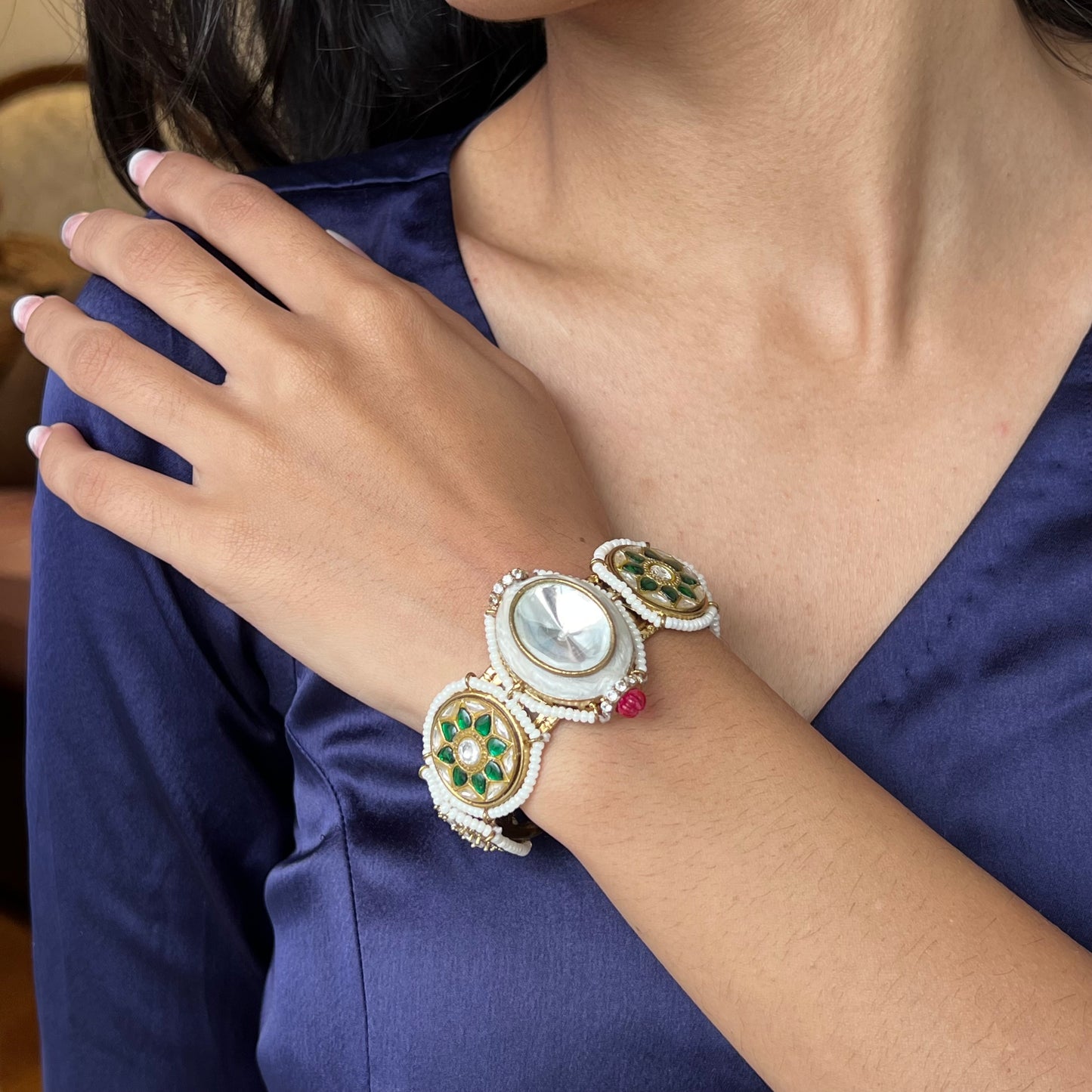 Ishq Kundan Handcuff
