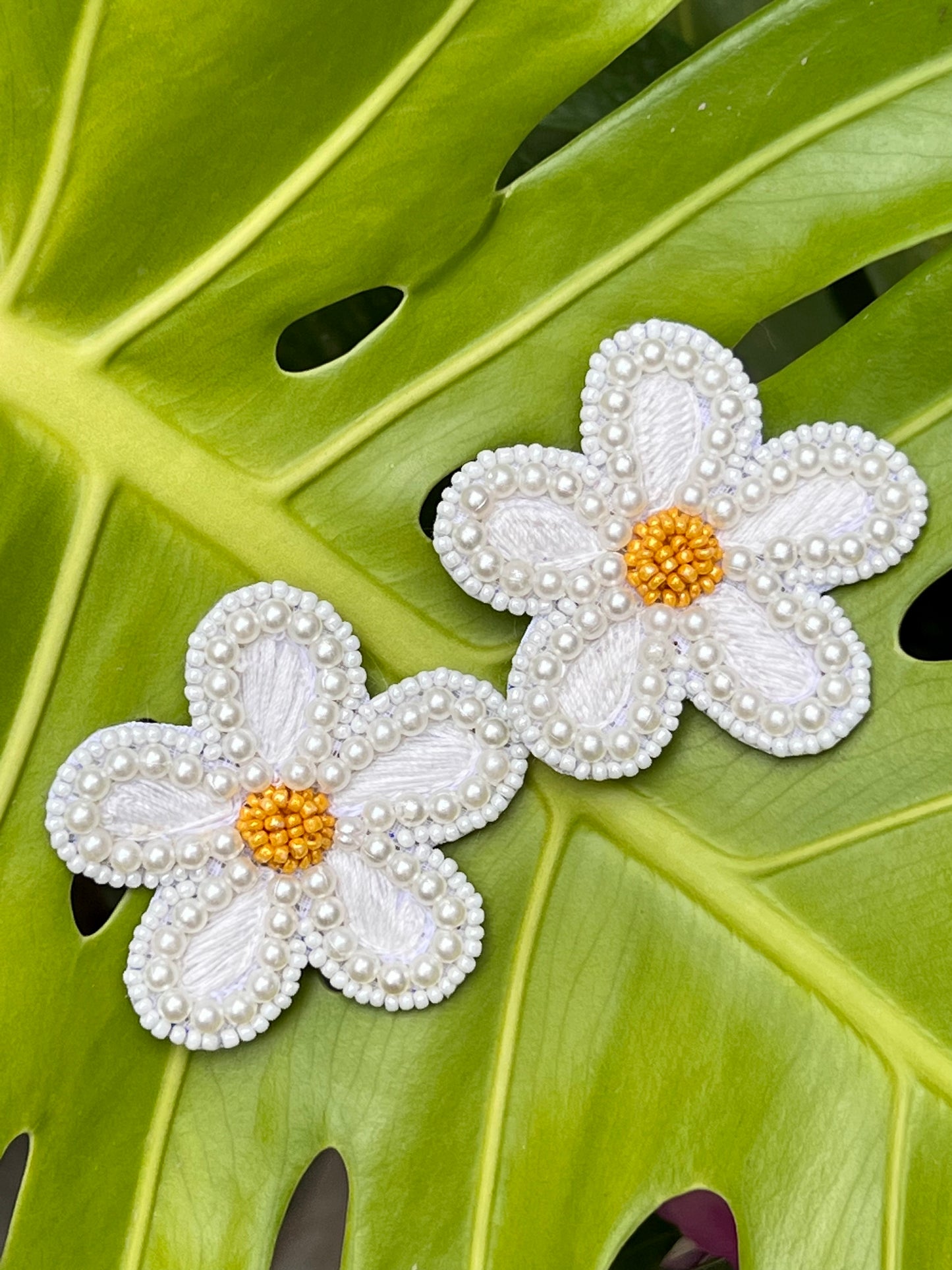 Daisy White Flower Beaded Earrings