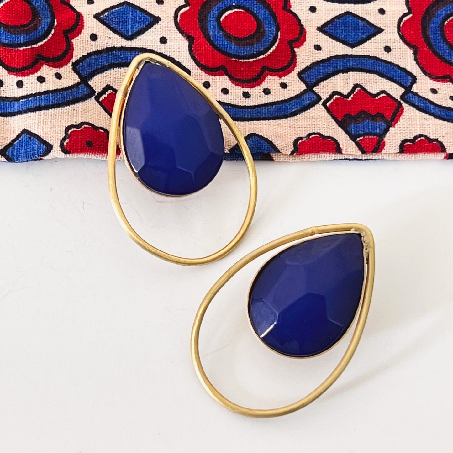 Lapis lazuli drop