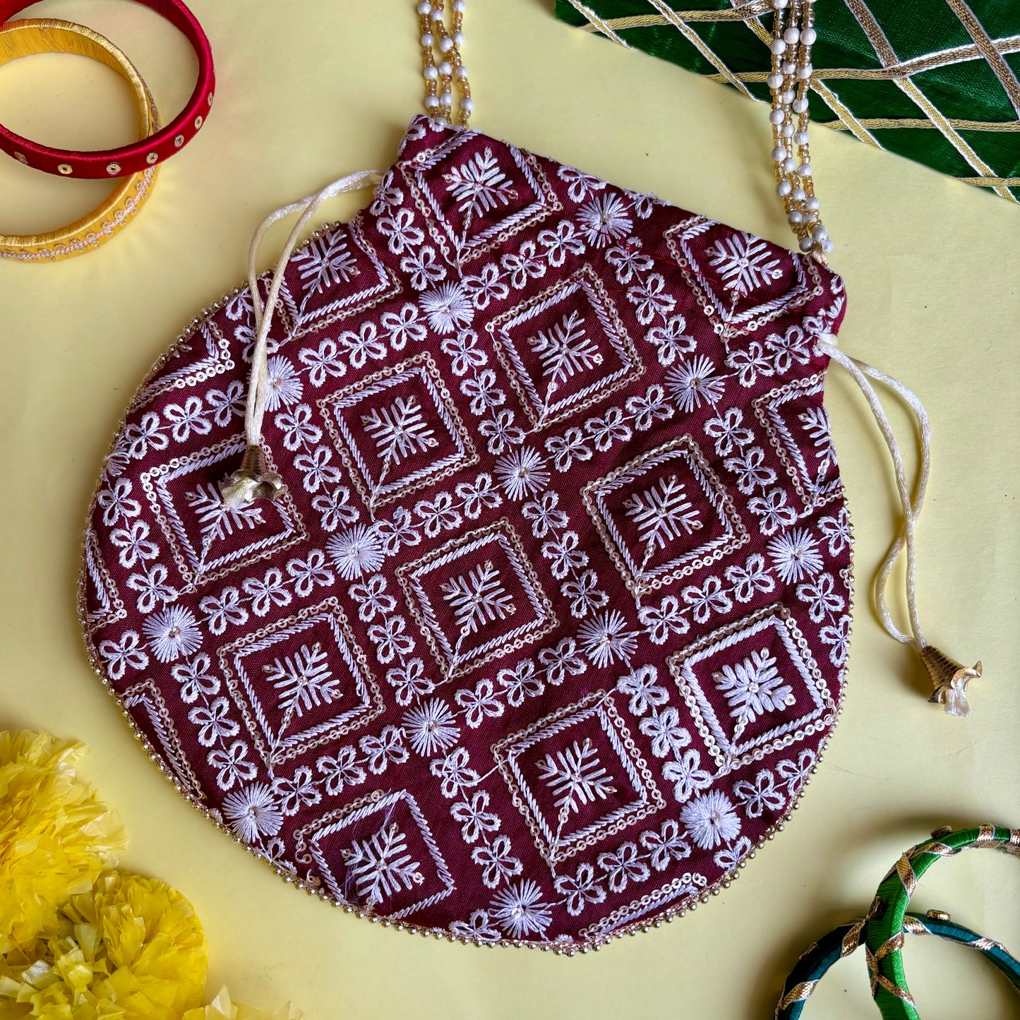 Maroon Potli