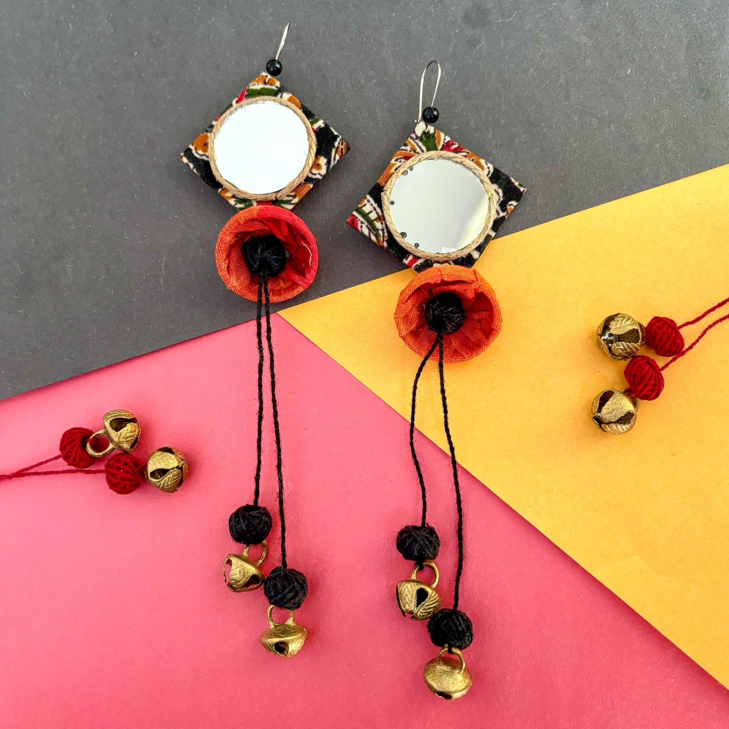 Udhti Patang (Black)