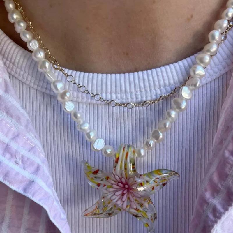 Bloom Resin Pearl Necklace