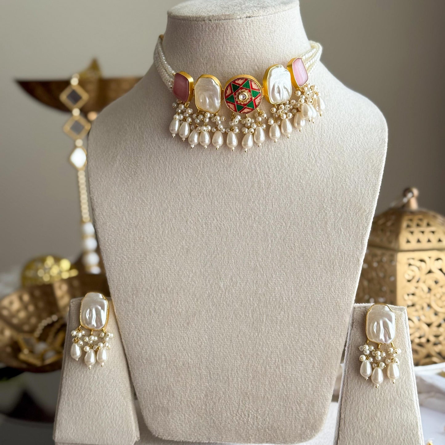 Mehr Pearl Choker Set