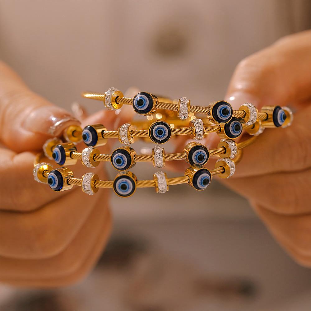 Viral Evil Eye Bracelet