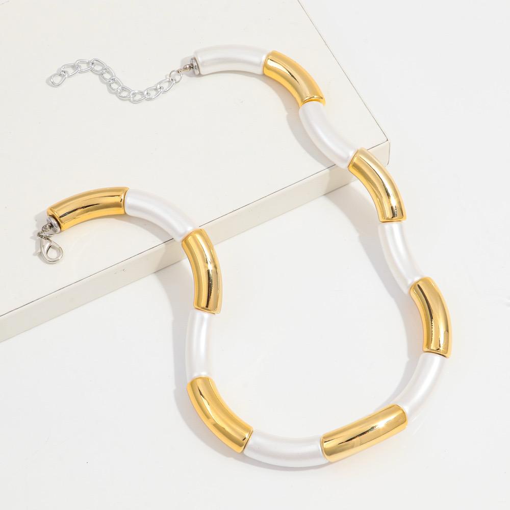 Metal Pop Acrylic and Alloy Neckpiece