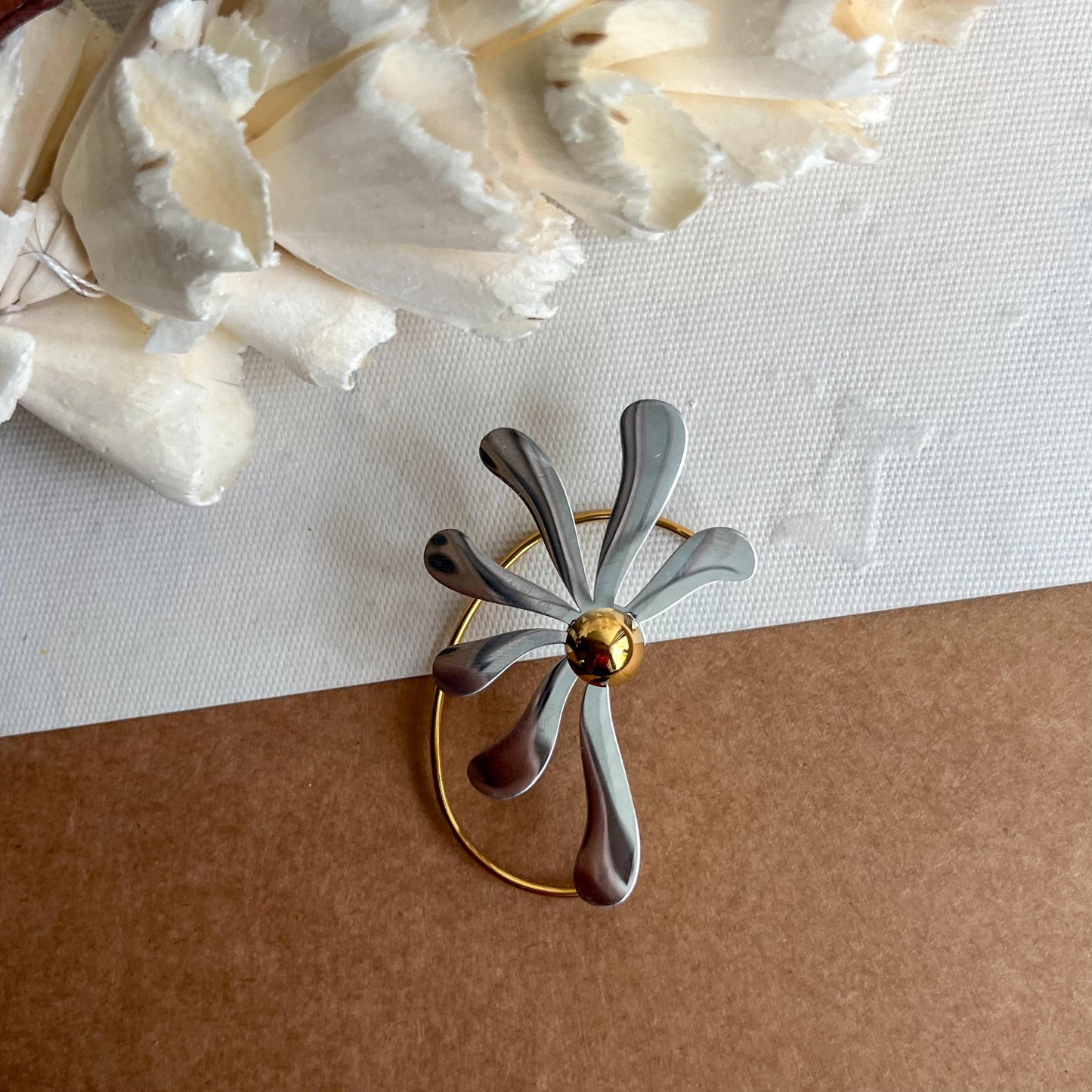 Flouris 18K Gold Plated Earcuff