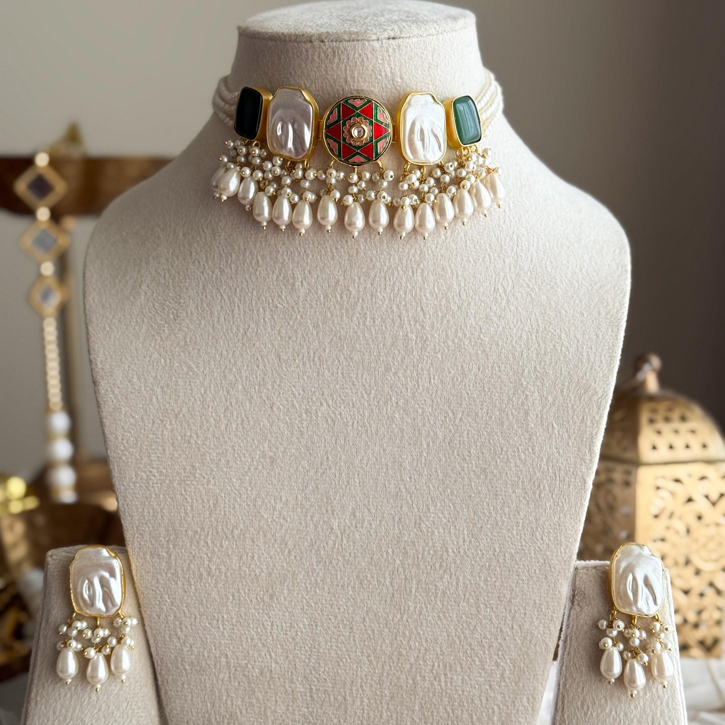 Mehr Pearl Choker Set