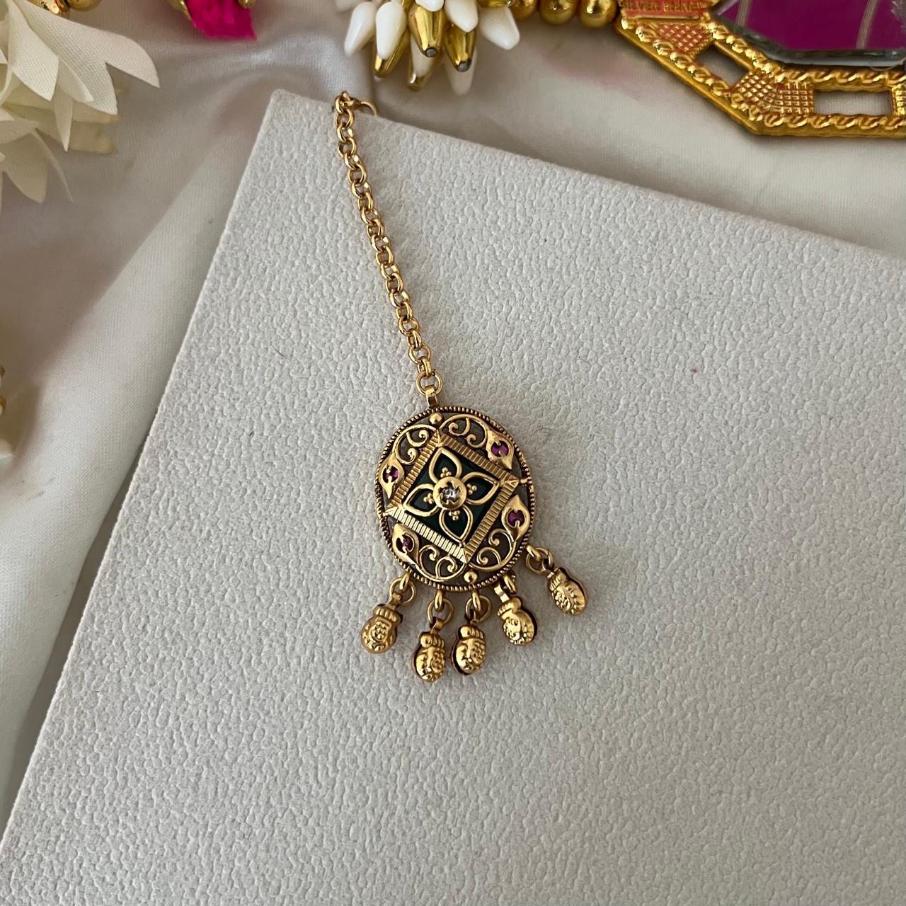 Meher Guldaan Antique Set