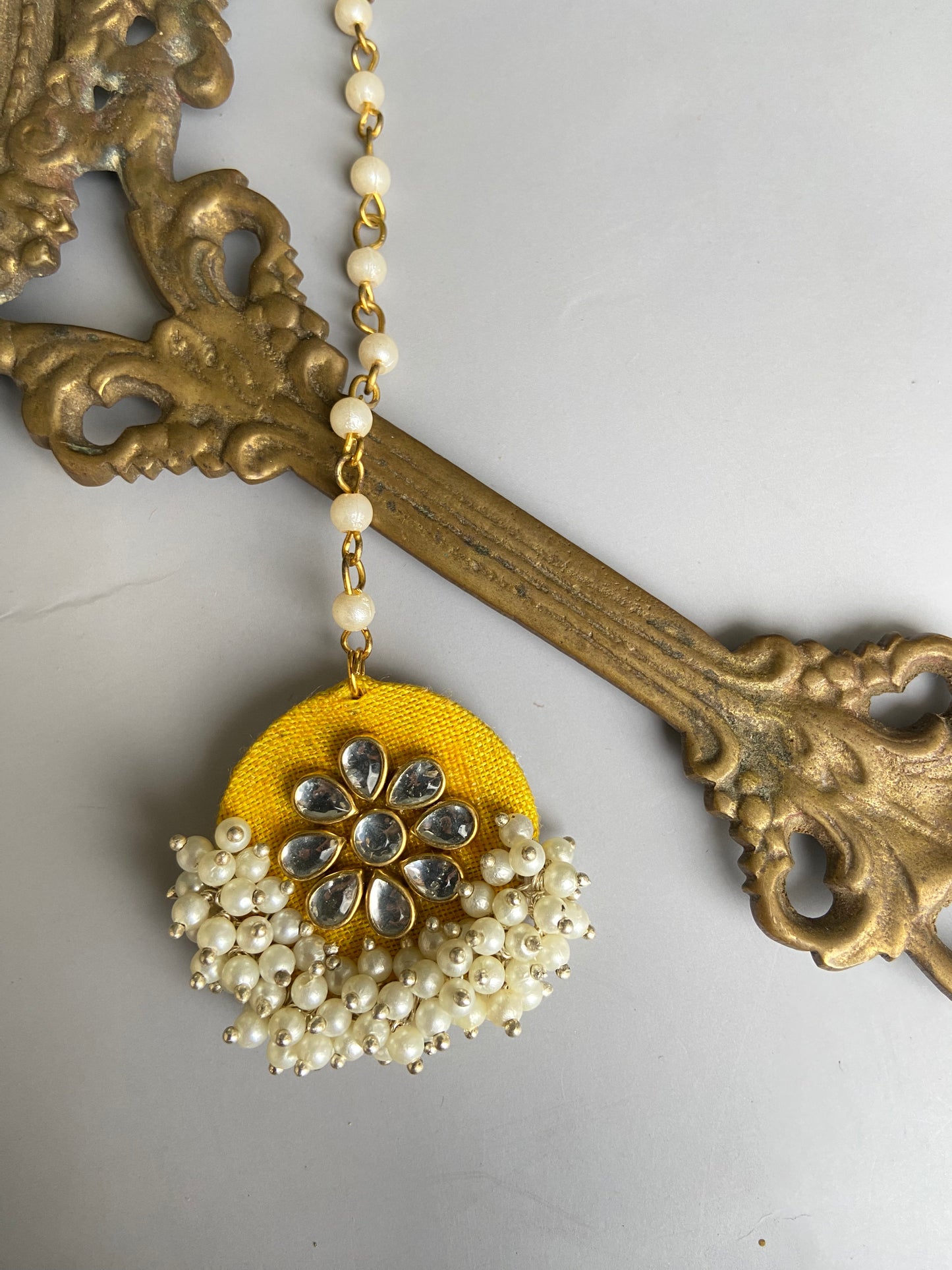 Maahi Maang Tikka (Yellow)