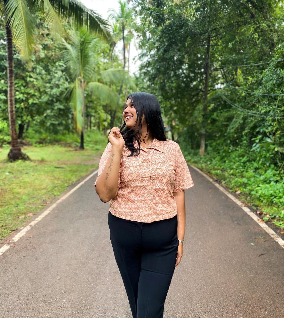 Work From Goa Womens Crop Shirt