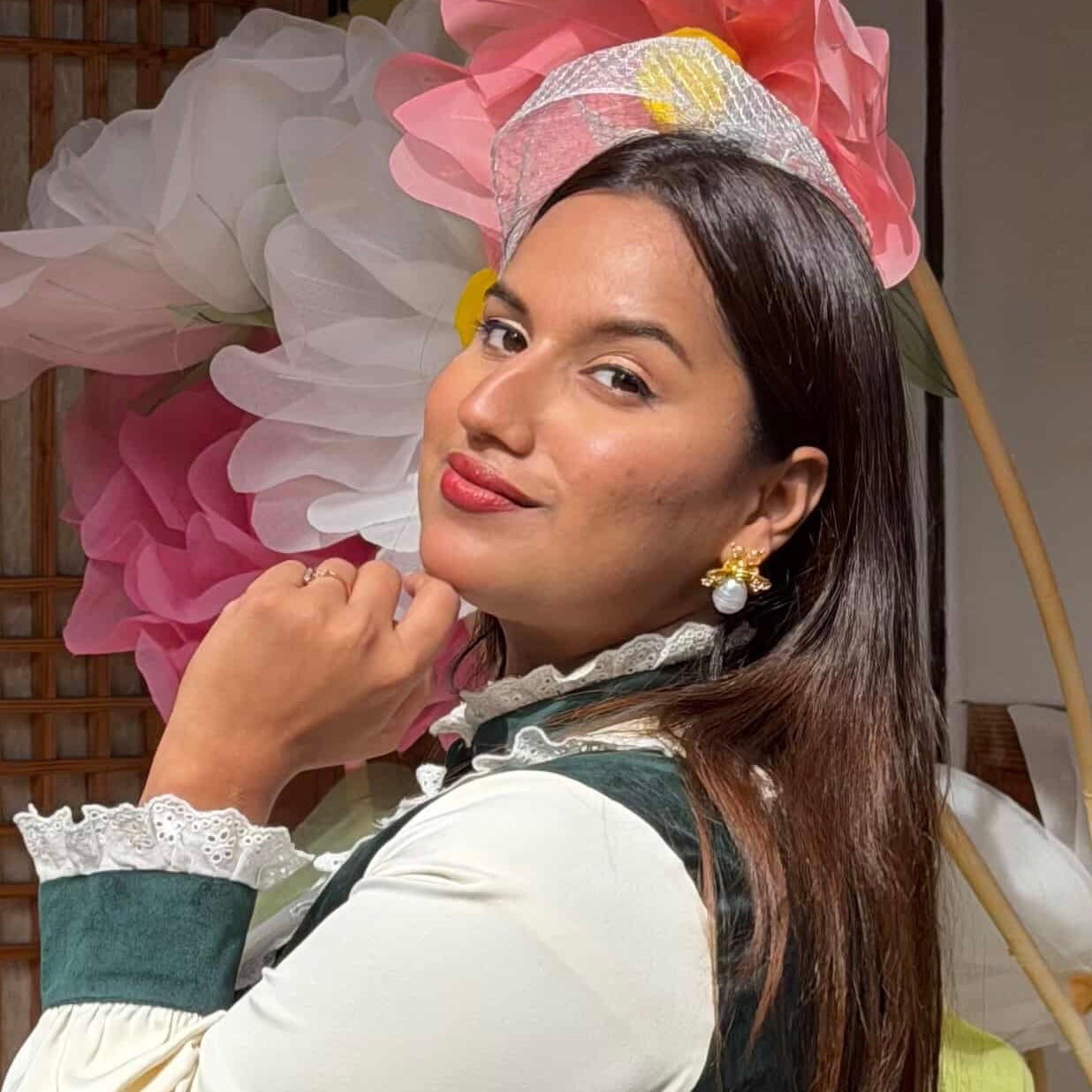 Little Bee Pearl Metal Earring PRE ORDER