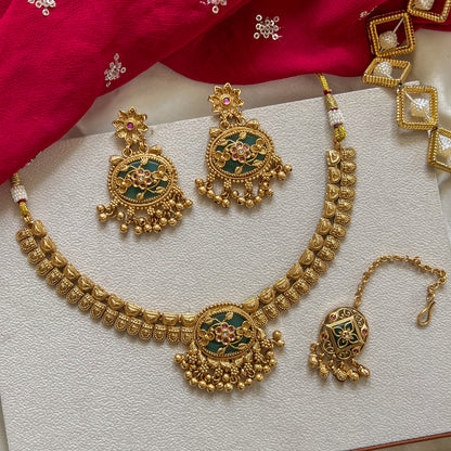 Meher Guldaan Antique Set