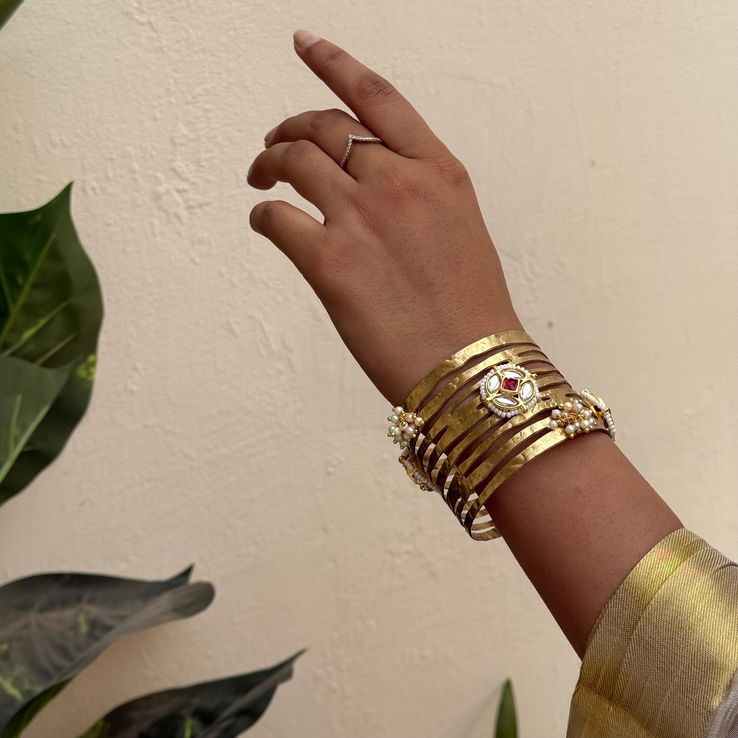 Izara Kundan Handcuff