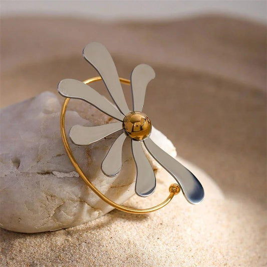 Flouris 18K Gold Plated Earcuff