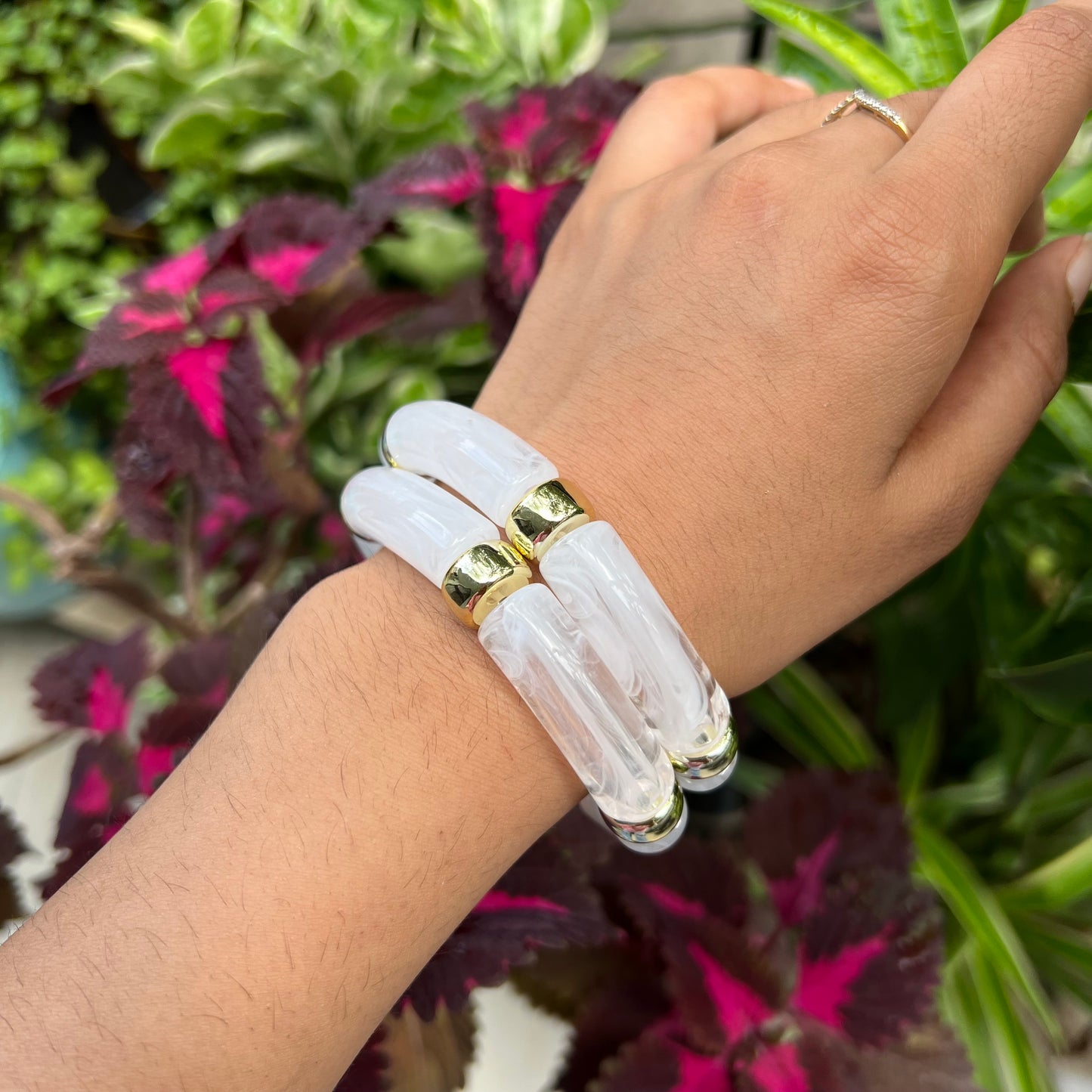 White Retro Acrylic Bracelet