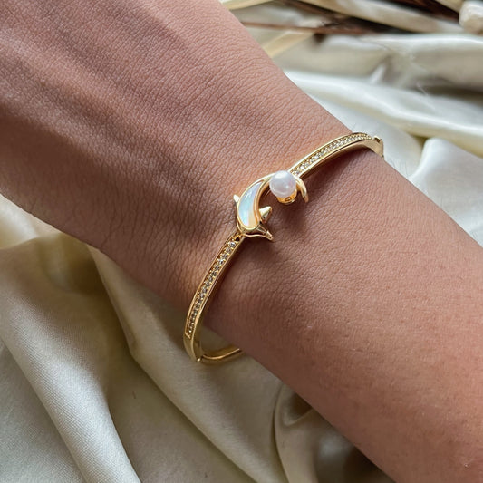 Pearl Dolphin Stainless Steel Gold Bracelet