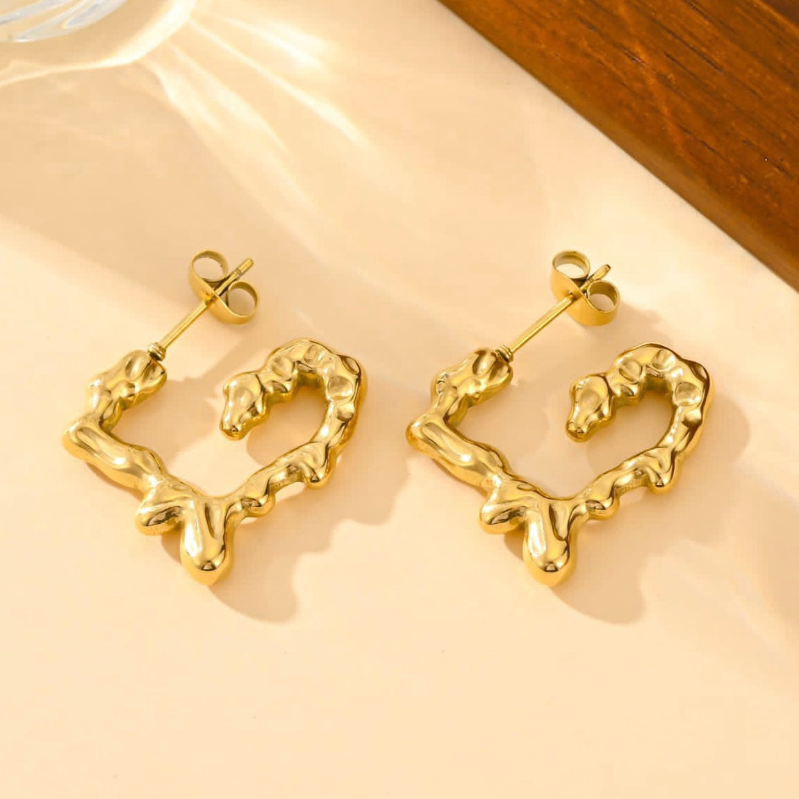Eros Heart Gold Earrings