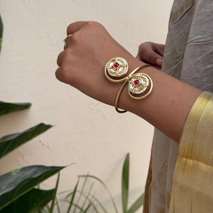Amara Kundan Handcuff