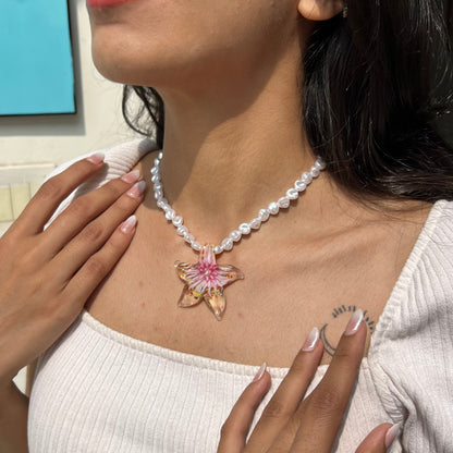Bloom Resin Pearl Necklace