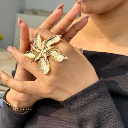 Romania Statement Flower Gold Ring