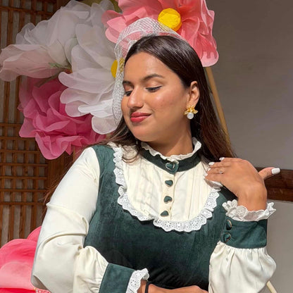 Little Bee Pearl Metal Earring PRE ORDER