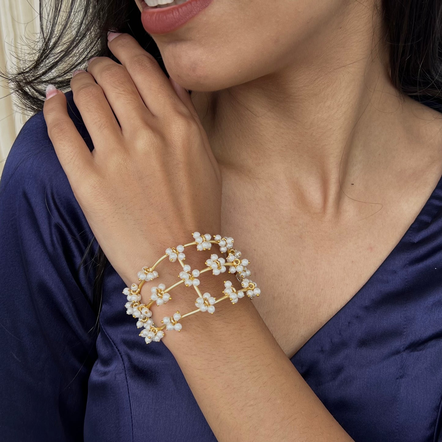 Ratnavali Pearl Kada