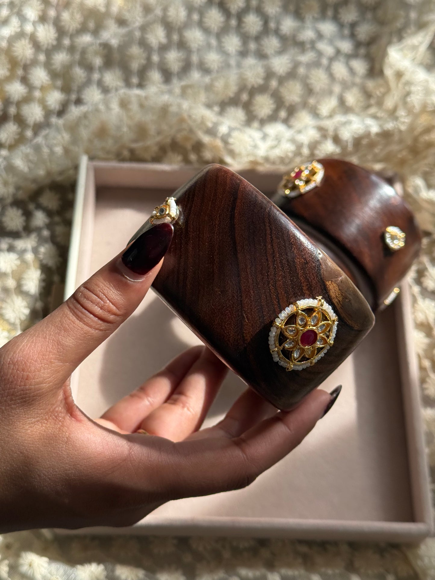 Zameer Kundan Wooden Bangle