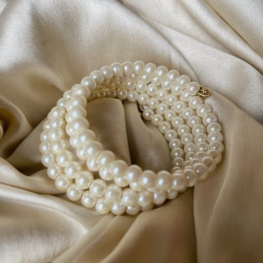 Pearl Spiral Hand Cuff