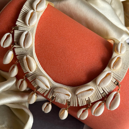 Dariya Shell Neckpiece - White