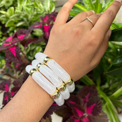 White Retro Acrylic Bracelet
