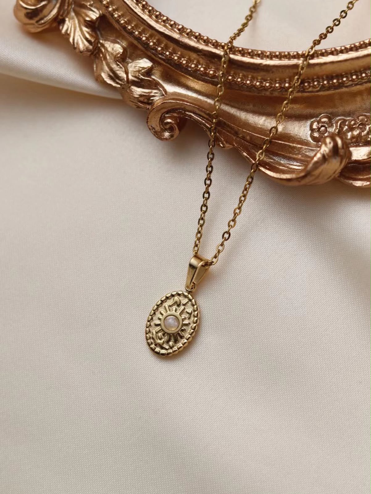 Gem Vintage Necklace