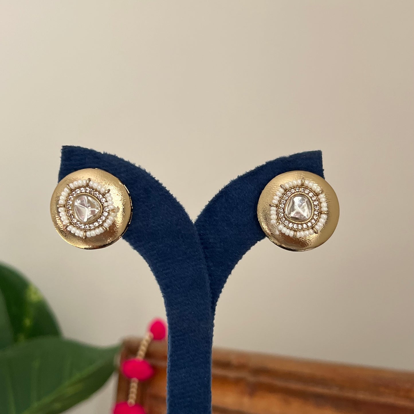 Kundan Glow Studs