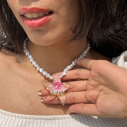 Bloom Resin Pearl Necklace