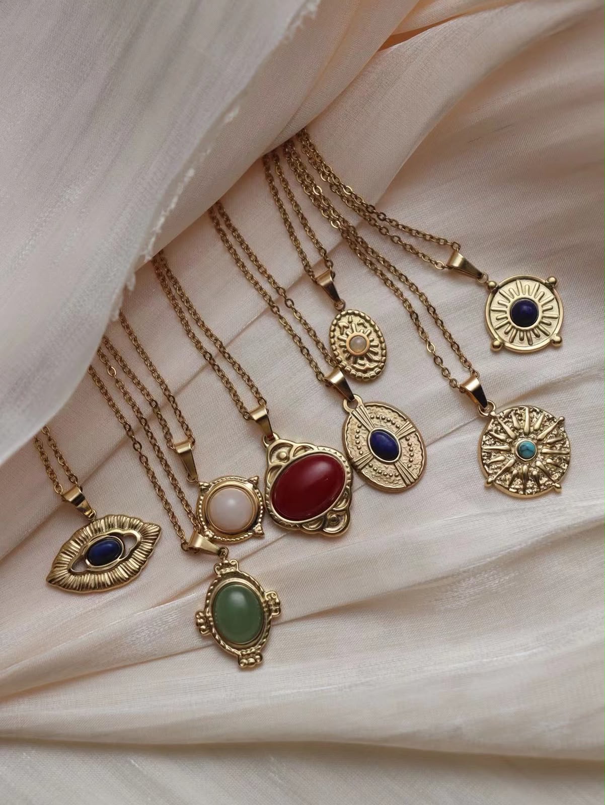 Gem Vintage Necklace