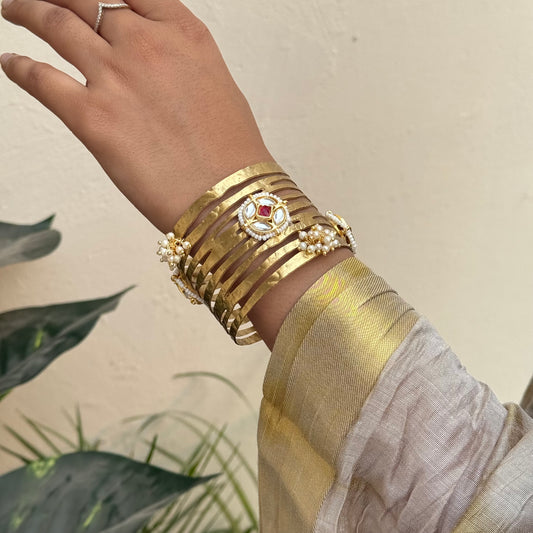 Izara Kundan Handcuff